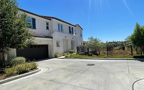 Spacious And Modern Home Near Temecula Wineries